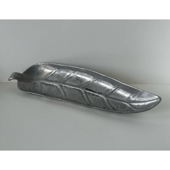 Vintage Aluminum Leaf Vegetable Tray B&B St Paul Minn 19"x5" - Picture 1 of 5
